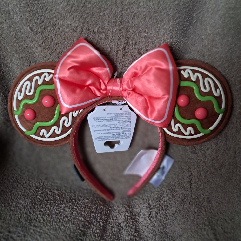 Disney Eats Gingerbread Minnie Ears